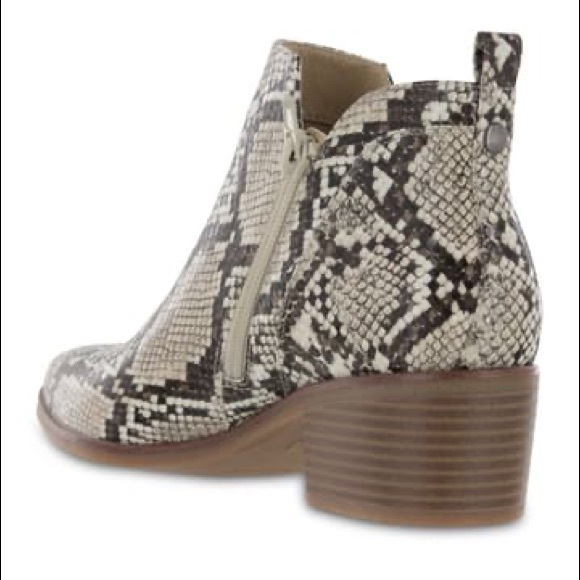 BOGO Snakeskin boots MIA Auden SOLD OUT NWT - Picture 3 of 8